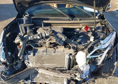 2022 Cadillac Xt5 Premium Luxury z USA, uszkodzony, nr VIN 1GYKNCRS4NZ154675